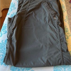 Lululemon studio pants EUC size 6